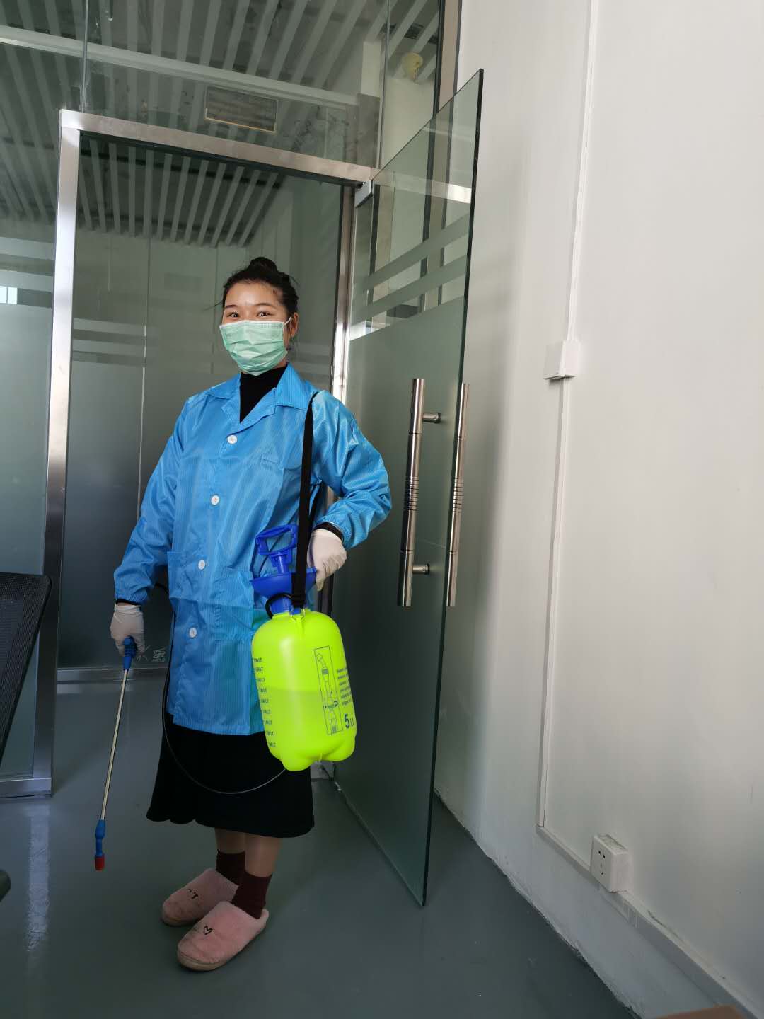 【严格标准防控】华体会积极应对防控措施,全面复工(图4) 【严格标准防控】华体会积极应对防控措施,全面复工(图4)